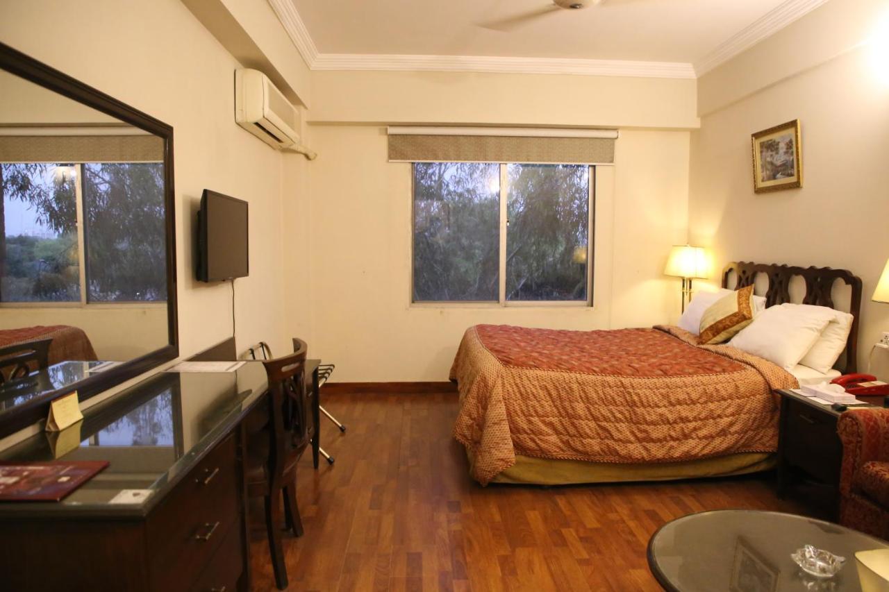 Carlton Tower Hotel Lahore Ngoại thất bức ảnh