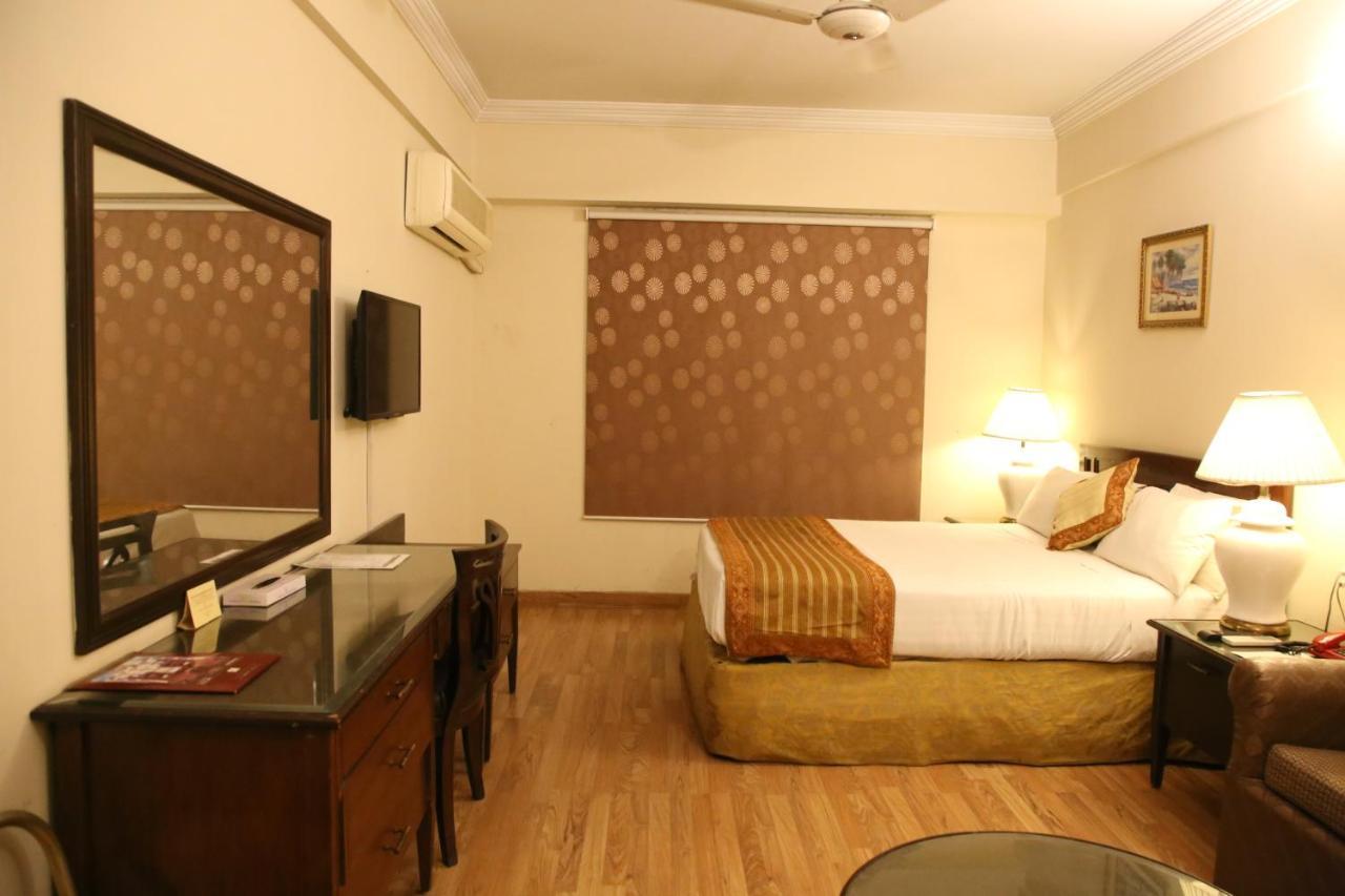 Carlton Tower Hotel Lahore Ngoại thất bức ảnh
