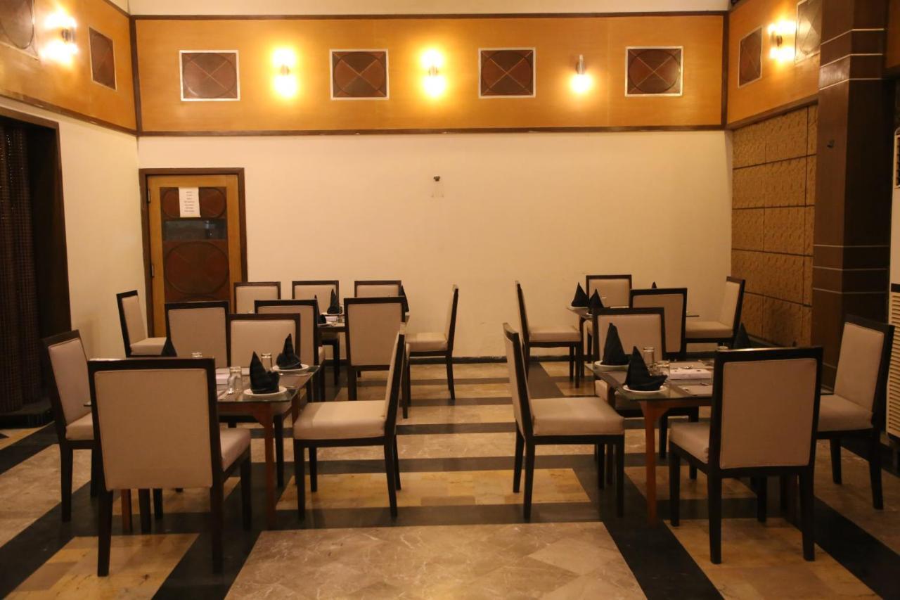 Carlton Tower Hotel Lahore Ngoại thất bức ảnh