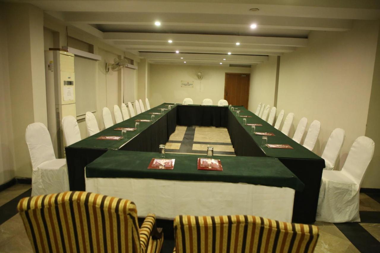 Carlton Tower Hotel Lahore Ngoại thất bức ảnh