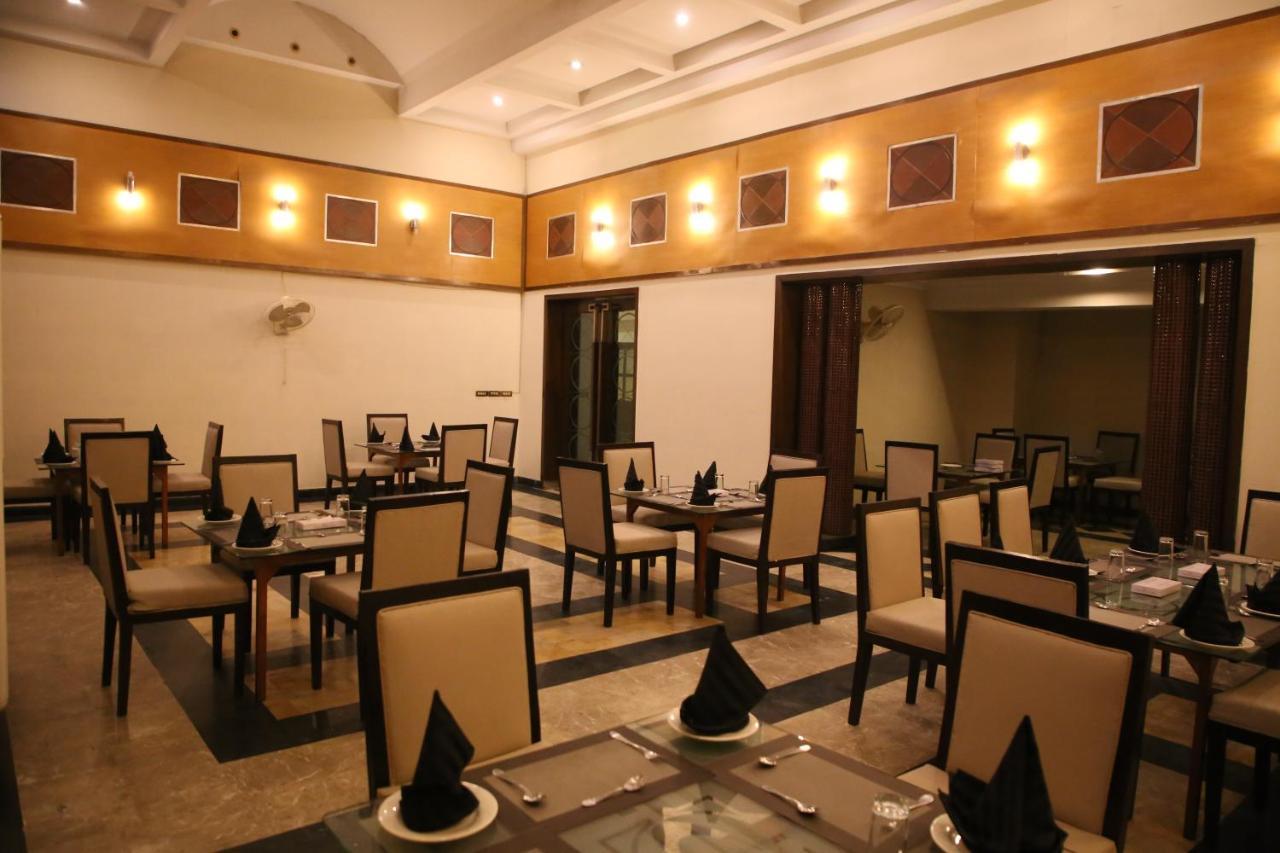 Carlton Tower Hotel Lahore Ngoại thất bức ảnh