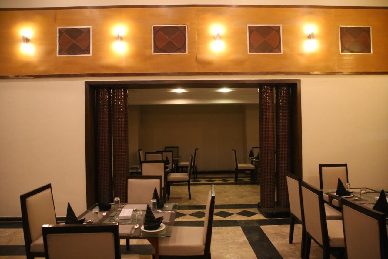 Carlton Tower Hotel Lahore Ngoại thất bức ảnh