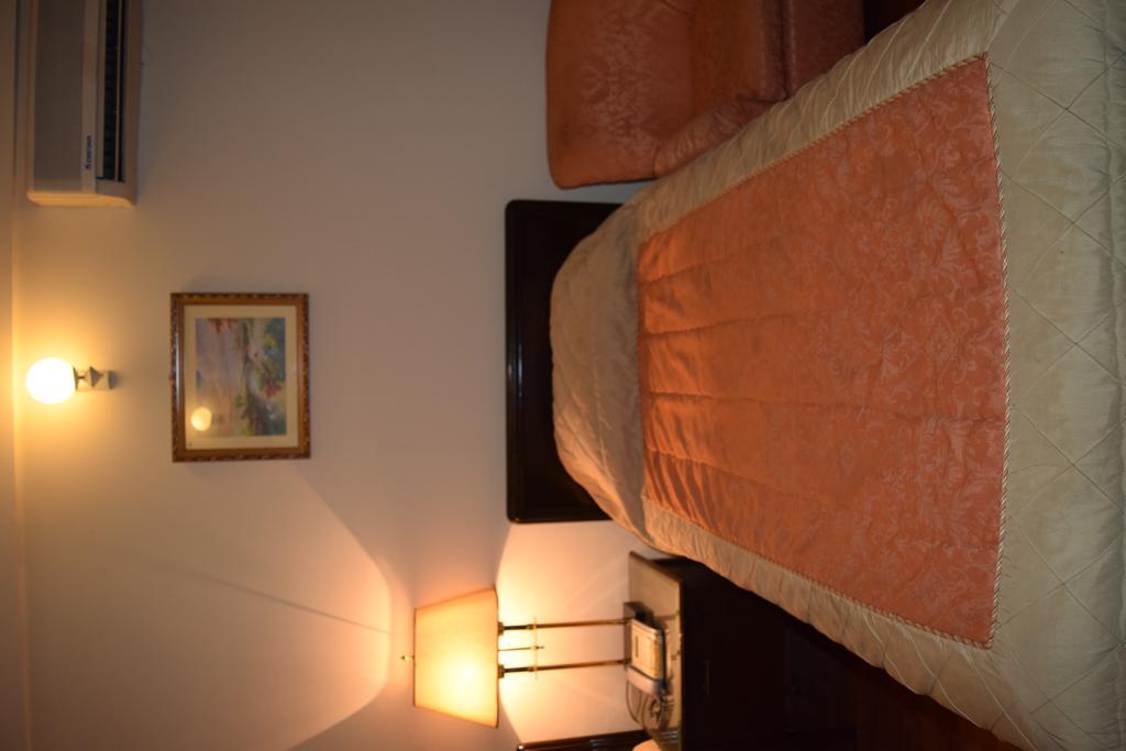 Carlton Tower Hotel Lahore Ngoại thất bức ảnh