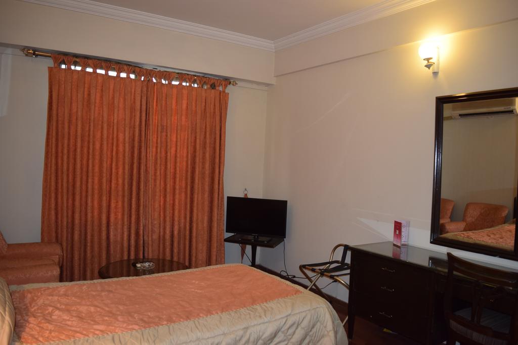 Carlton Tower Hotel Lahore Ngoại thất bức ảnh