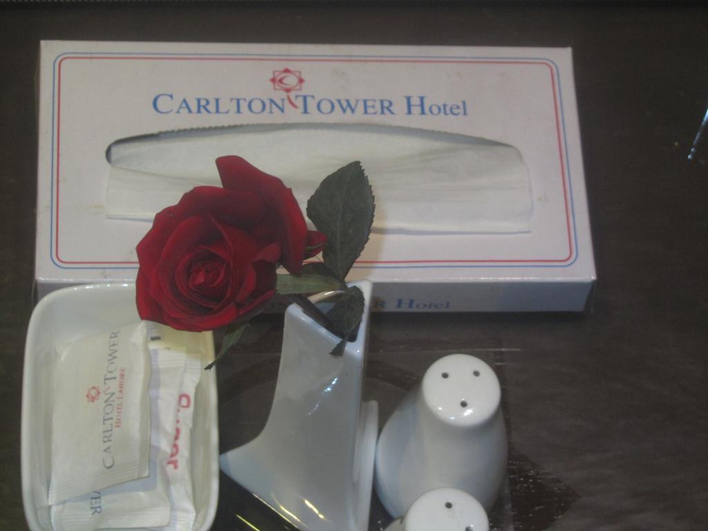 Carlton Tower Hotel Lahore Ngoại thất bức ảnh