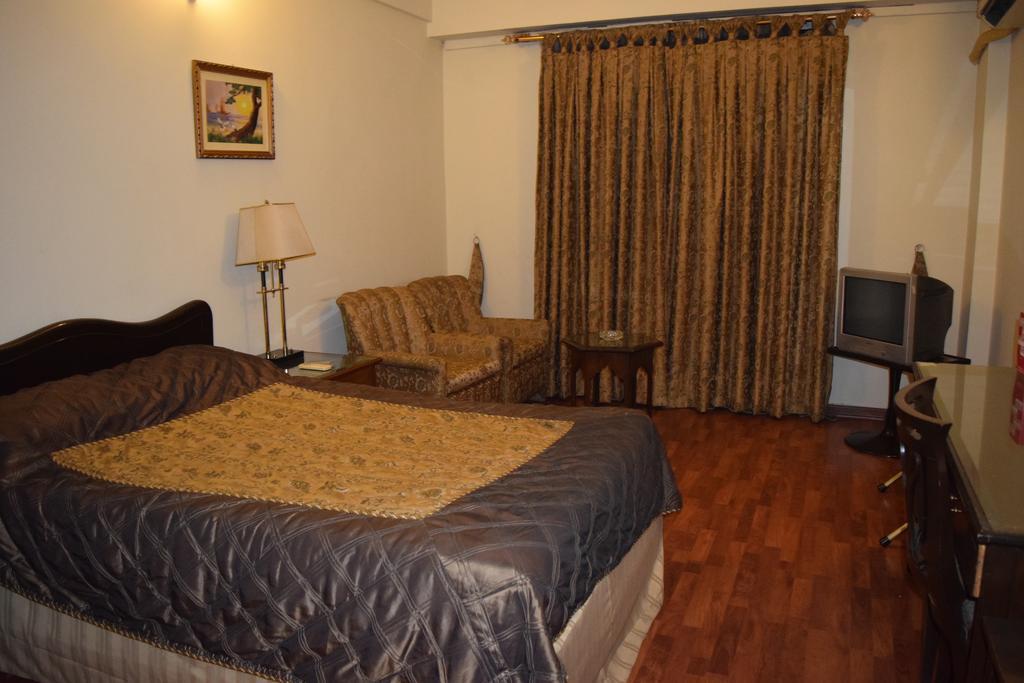 Carlton Tower Hotel Lahore Phòng bức ảnh