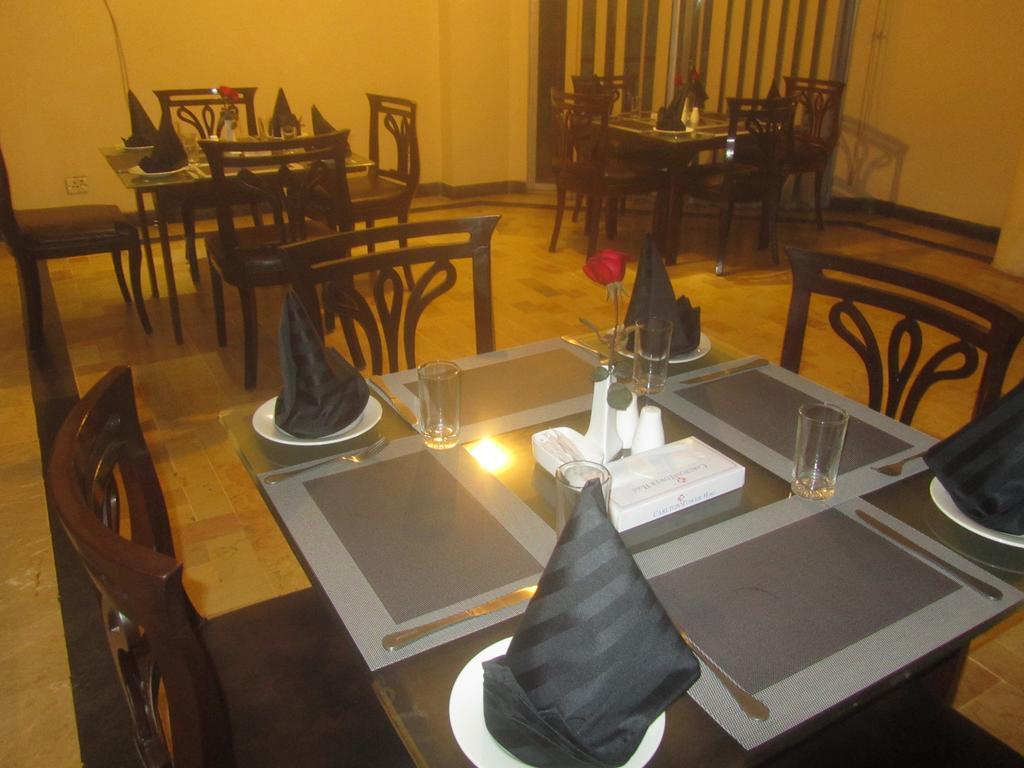 Carlton Tower Hotel Lahore Ngoại thất bức ảnh